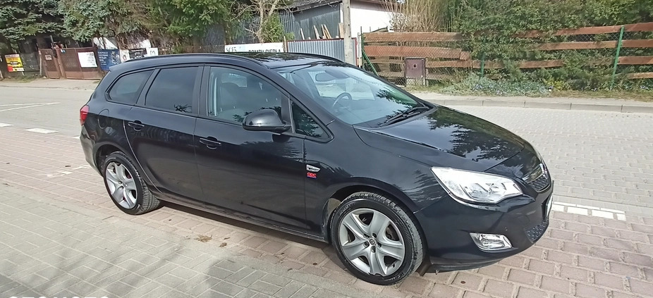 Opel Astra cena 20400 przebieg: 241000, rok produkcji 2011 z Radziejów małe 46